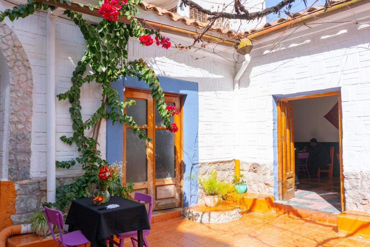 تاريخا Hostal Zeballos المظهر الخارجي الصورة