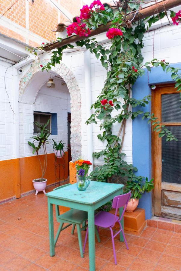 تاريخا Hostal Zeballos المظهر الخارجي الصورة