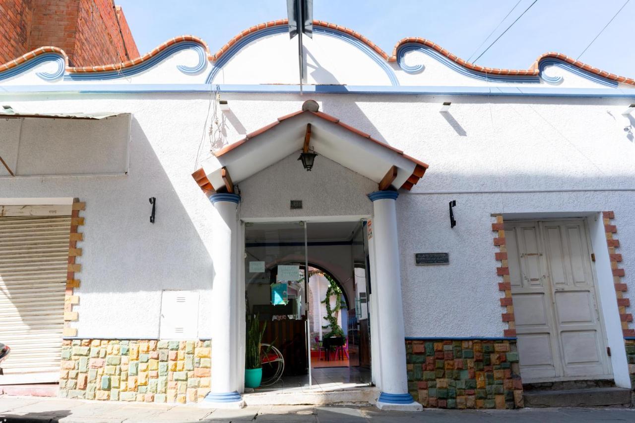 تاريخا Hostal Zeballos المظهر الخارجي الصورة