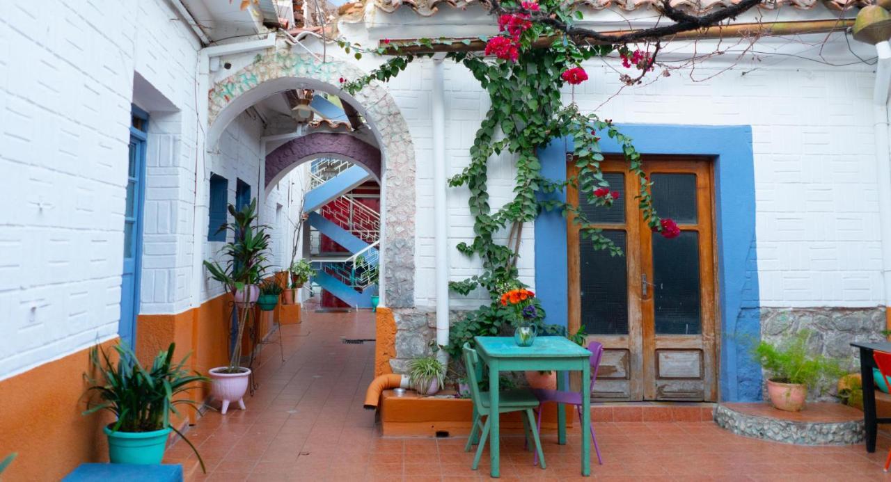 تاريخا Hostal Zeballos المظهر الخارجي الصورة