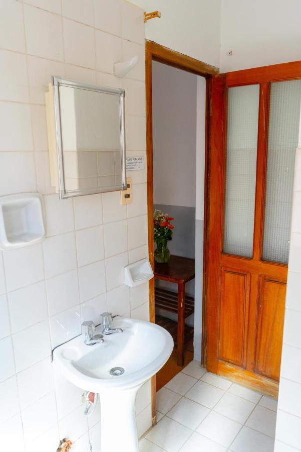 تاريخا Hostal Zeballos المظهر الخارجي الصورة