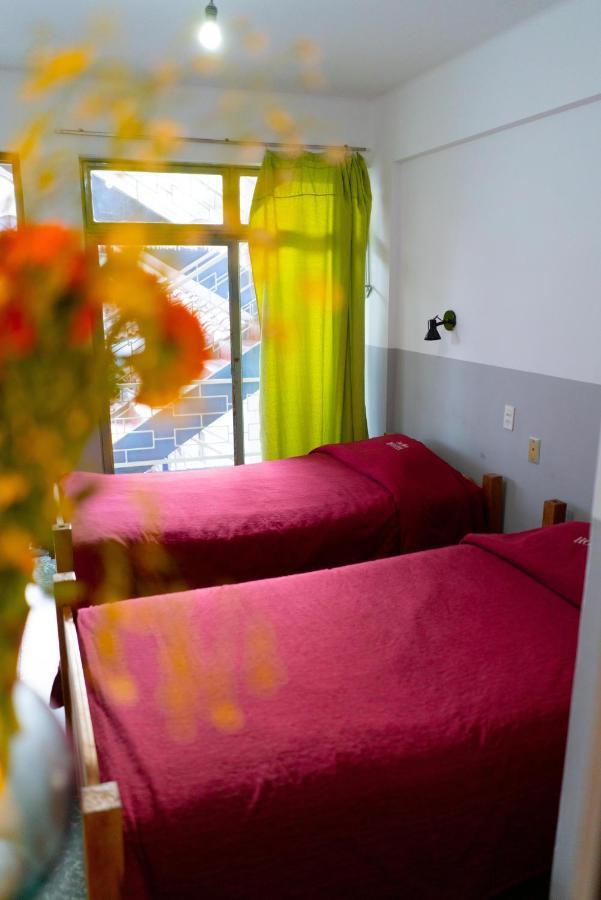 تاريخا Hostal Zeballos المظهر الخارجي الصورة